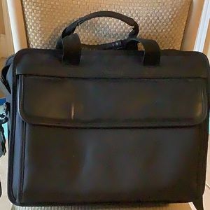 TARGUS Padded Laptop Extra Wide Briefcase Black Professional Pockets galore…
